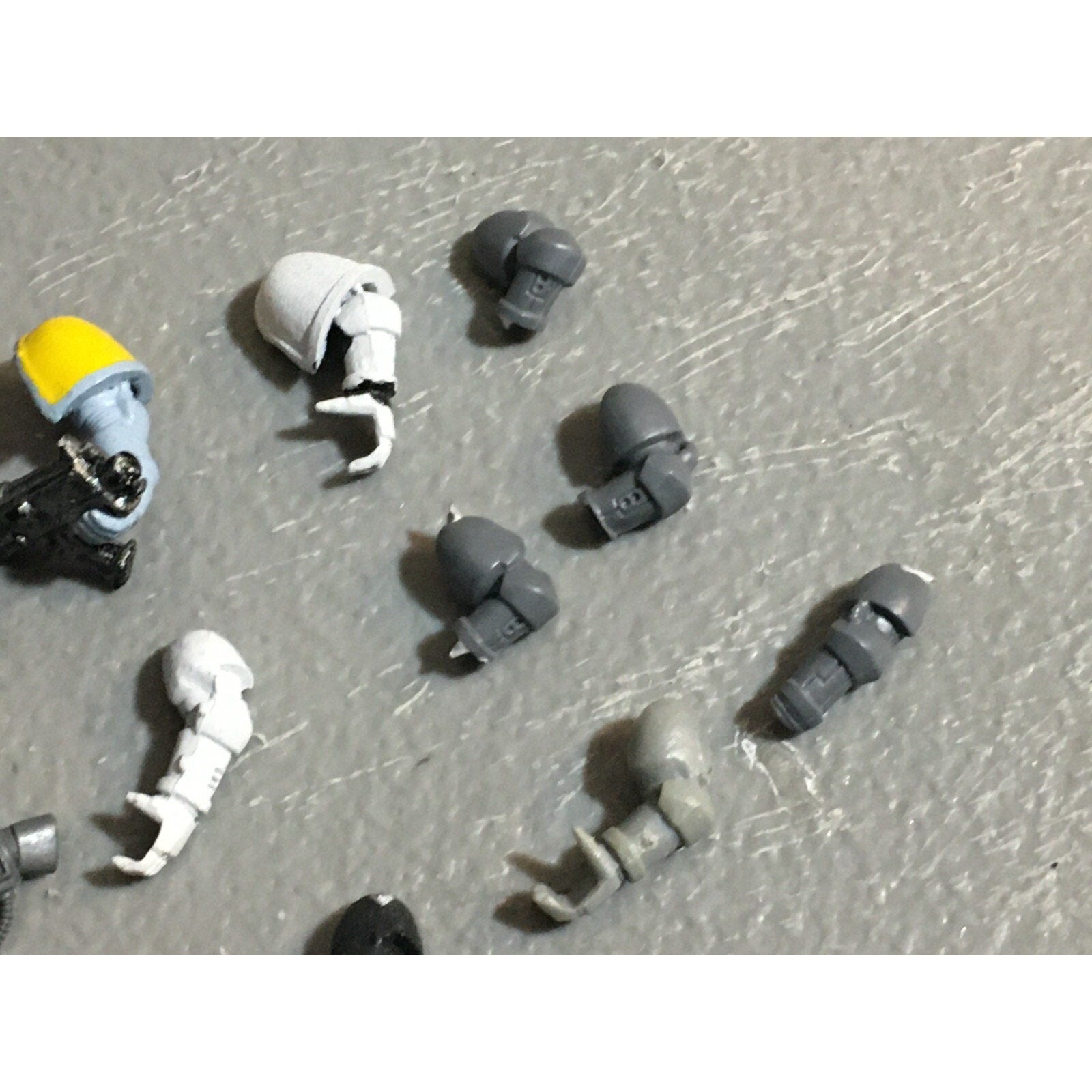 A22997 WARHAMMER 40K SPACE MARINES BITS LOT ARMS GW GAMES WORKSHOP