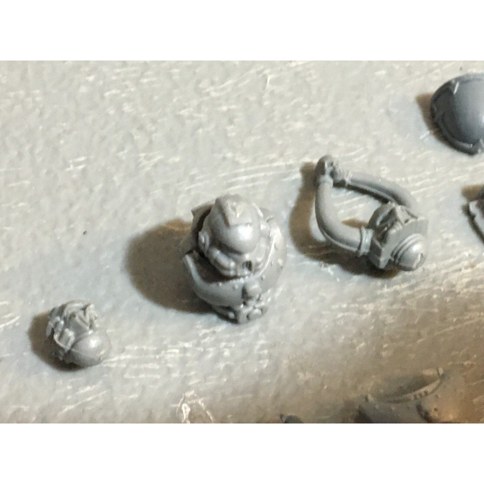 A23013 WARHAMMER 40K CHAOS SPACE MARINES MIXED TORSO HEAD SPECIAL GAMES WORKSHOP