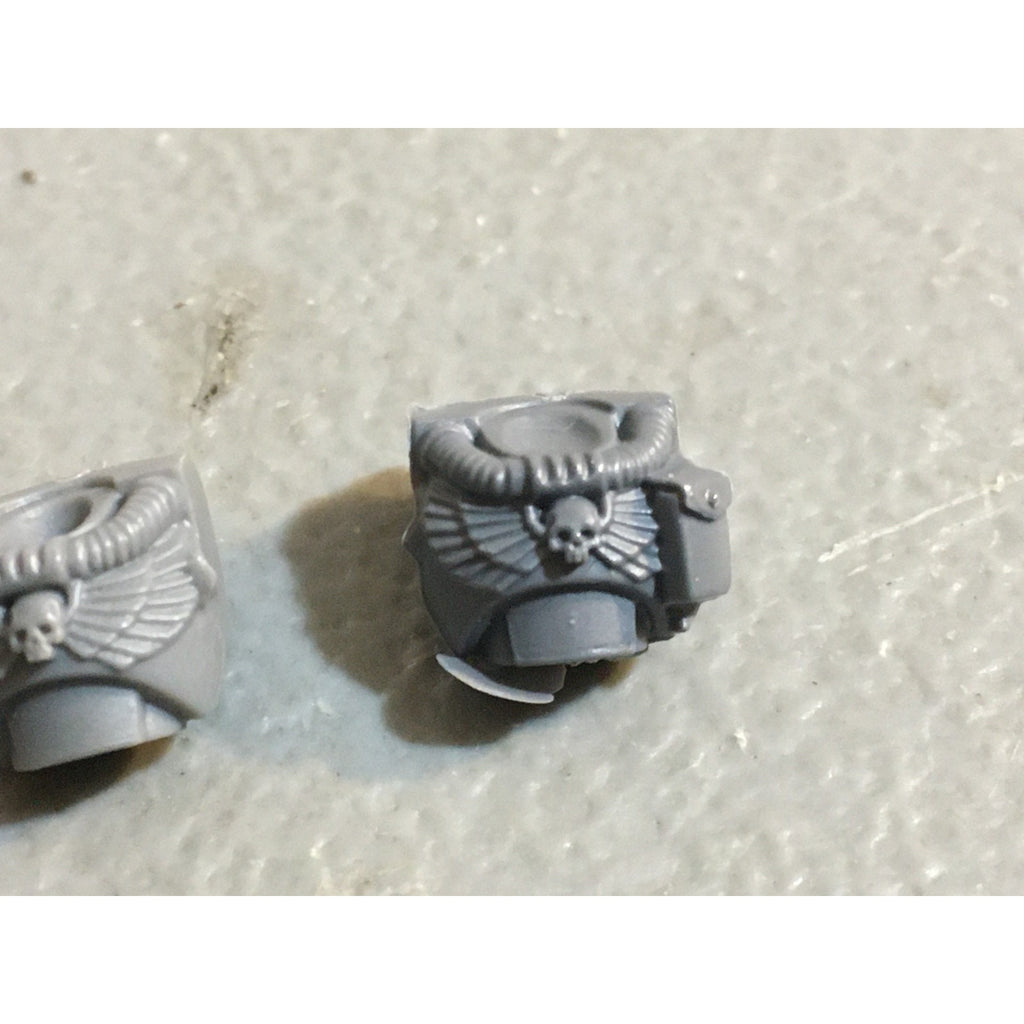 A33845 WARHAMMER 40K SPACE MARINES BITS LOT SCOUTS TORSO CHEST GW