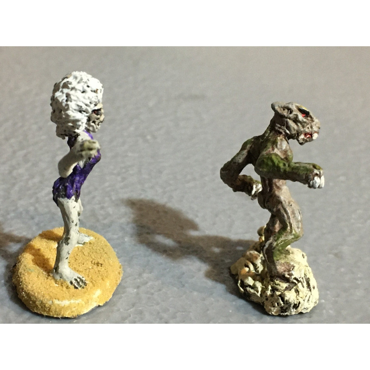A24752 GRENADIER METAL GHOUL & GHOUL FEMALE PAINTED DUNGEONS & DRAGONS ...