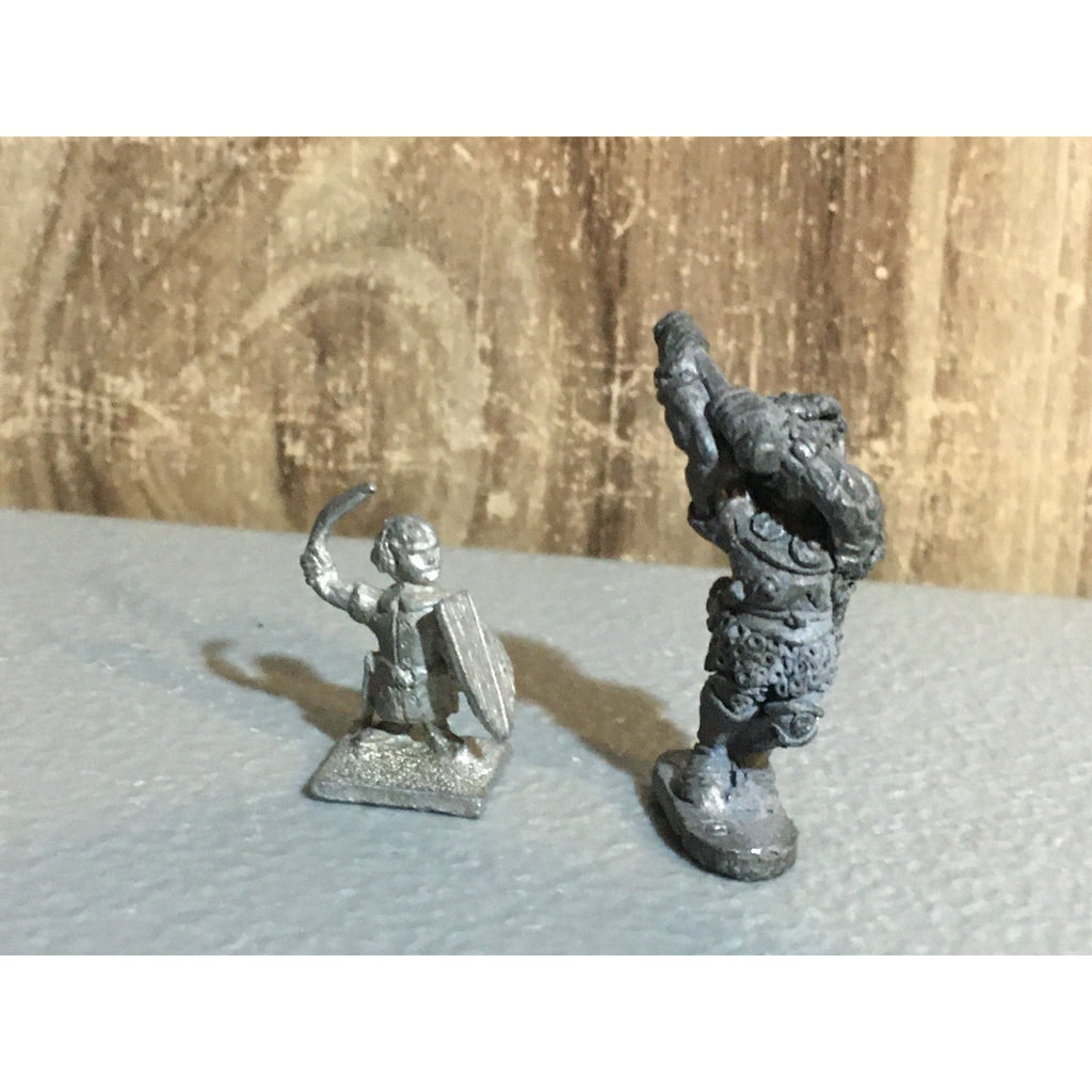 A32084 UNKNOWN METAL 2 PK MINIATURES FANTASY HALFLING ORC? WARRIOR INCOMPLETE
