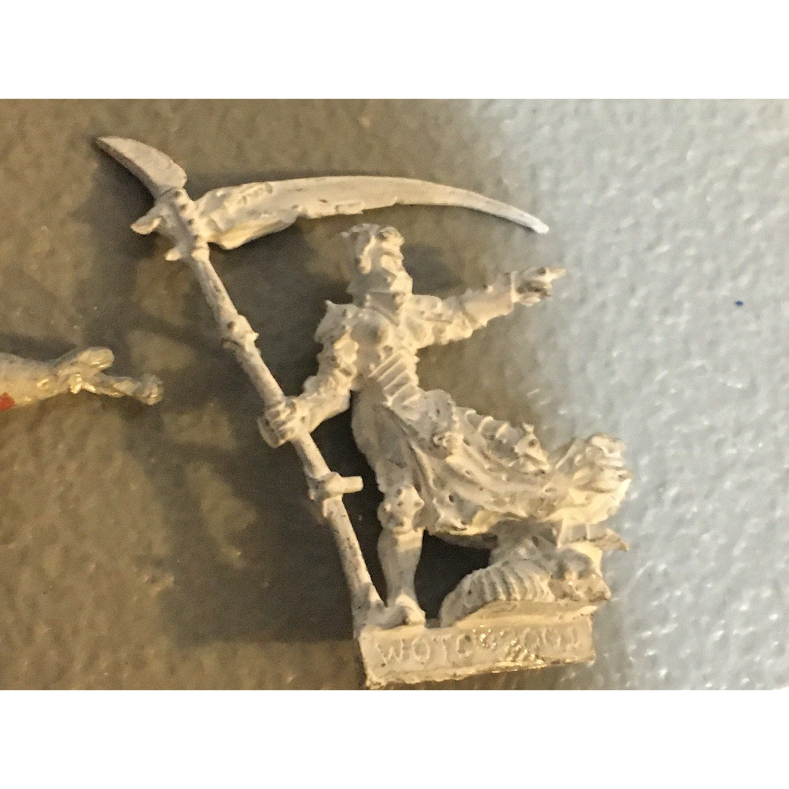 A34012 CHAINMAIL METAL MINIATURES WOTC HUMAN SORCERER THALOS & DEATH CLERIC
