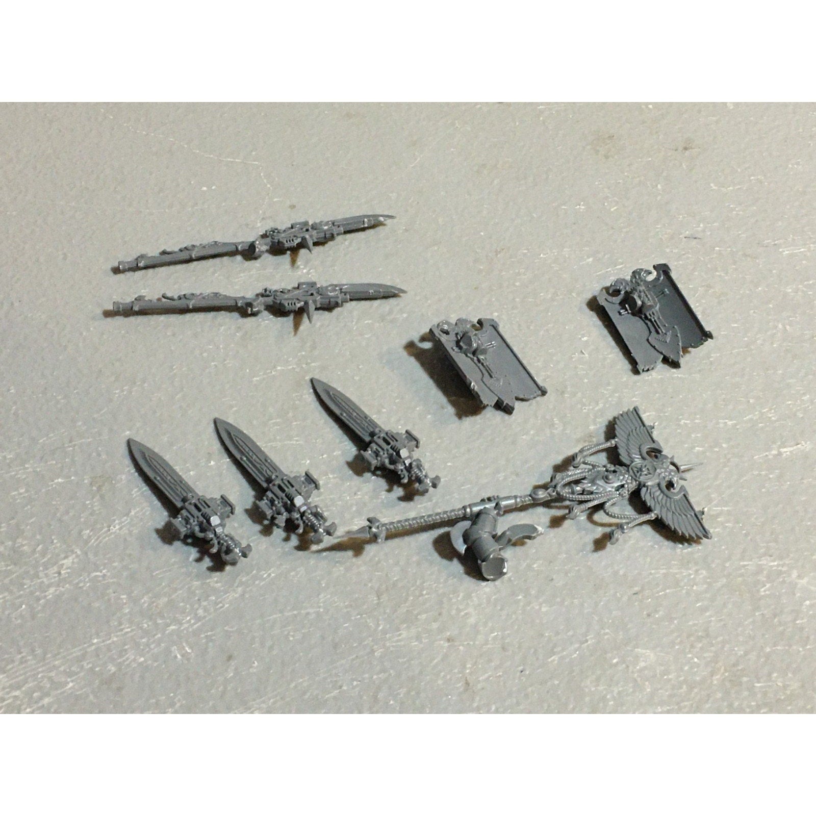 A26650 WARHAMMER 40K SPACE MARINES CUSTODES BITS LOT SENTINEL STORM BANNER GW