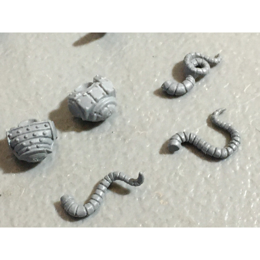 A22303 WARHAMMER FANTASY SKAVEN BITS LOT TORSOS LEGS TAILS GAMES WORKSHOP GW