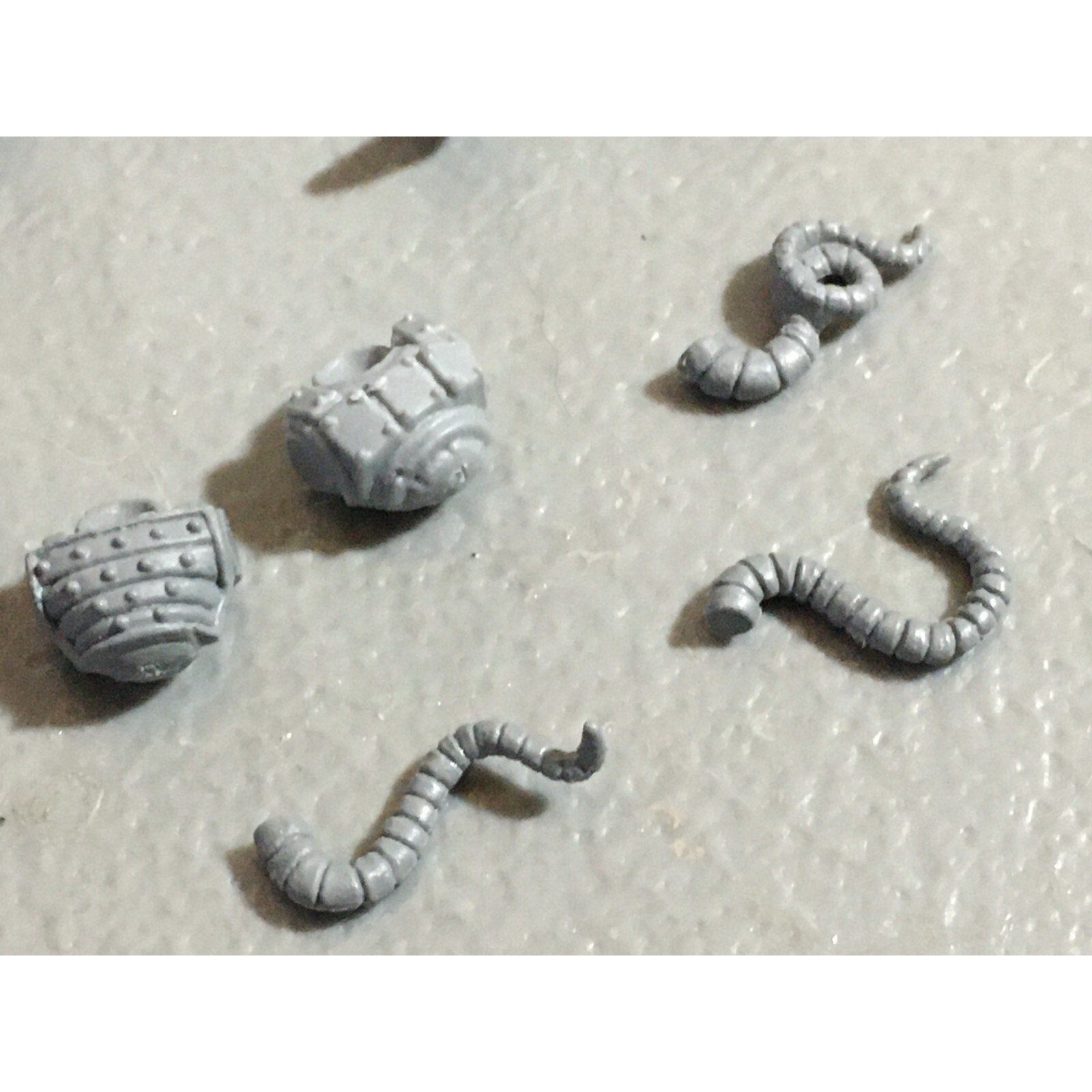A22303 WARHAMMER FANTASY SKAVEN BITS LOT TORSOS LEGS TAILS GAMES WORKSHOP GW