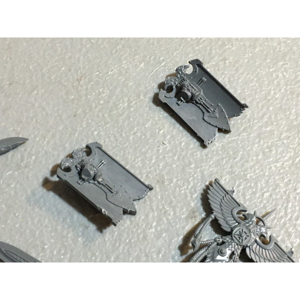A26650 WARHAMMER 40K SPACE MARINES CUSTODES BITS LOT SENTINEL STORM BANNER GW