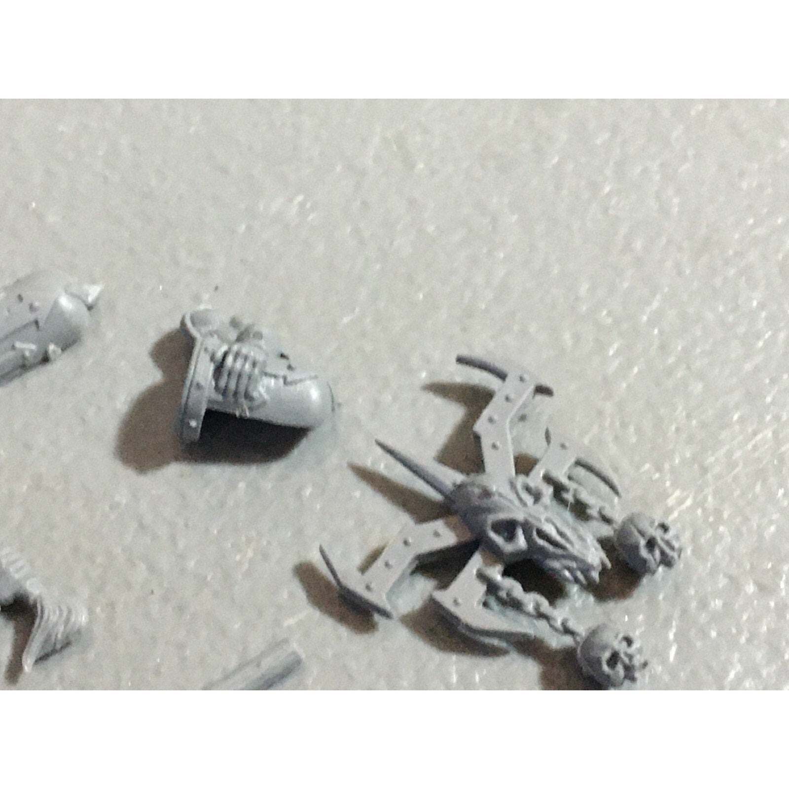 A22188 WARHAMMER FANTASY CHAOS MORTALS BITS LOT MIXED MARAUDER COMMAND & ARMS GW