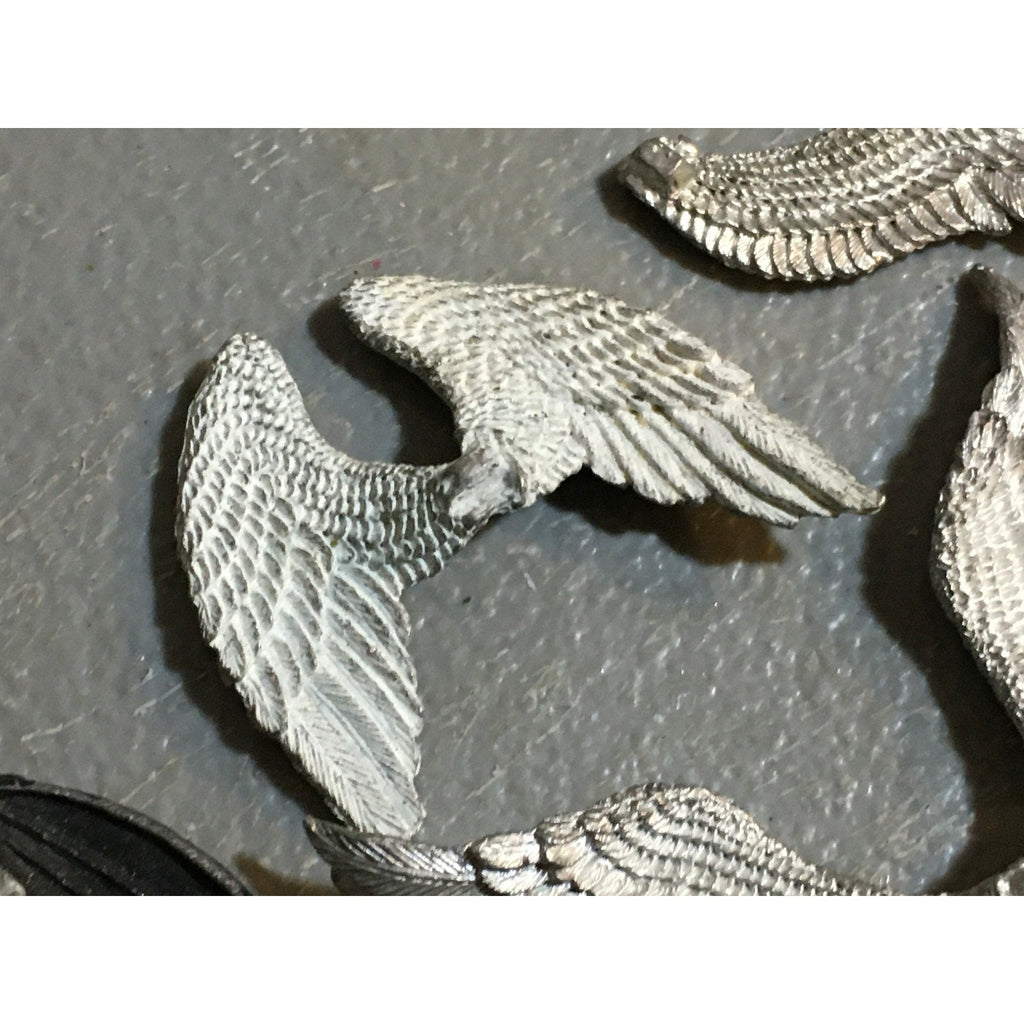 A32497 UNKNOWN METAL MINIATURES BITS LOT FANTASY WINGS DRAGON DEMON ANGEL