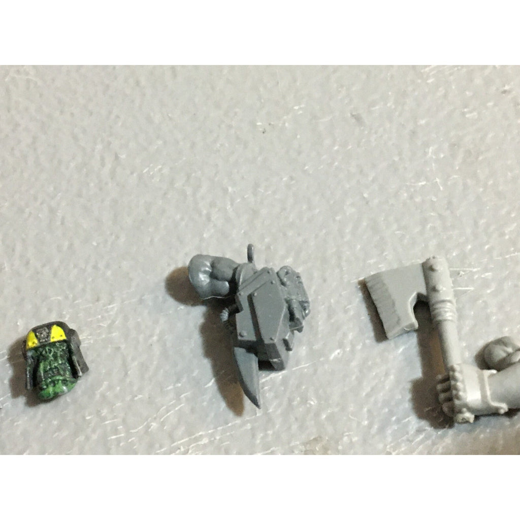 A23239 WARHAMMER 40K SPACE ORKS BITS LOT ARMS HEADS GAMES WORKSHOP GW