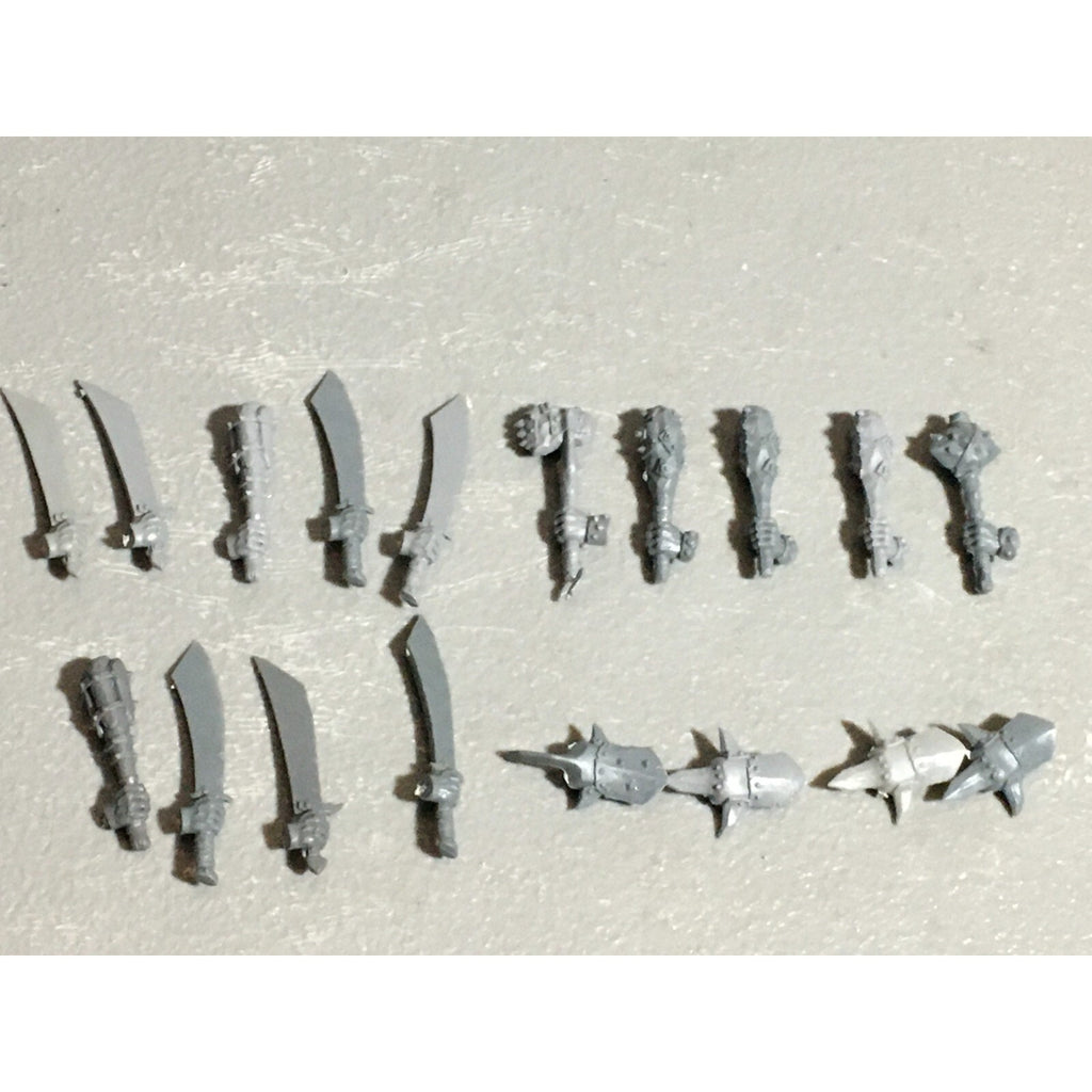 A22579 WARHAMMER FANTASY OGRE KINGDOMS BITS LOT HANDS GAMES WORKSHOP GW