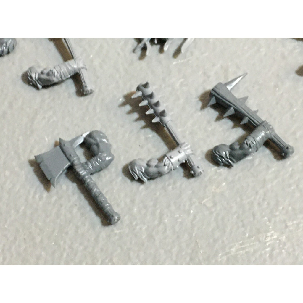 A23129 WARHAMMER FANTASY CHAOS BEASTMEN BITS LOT GORS BANNERS ARMS GW