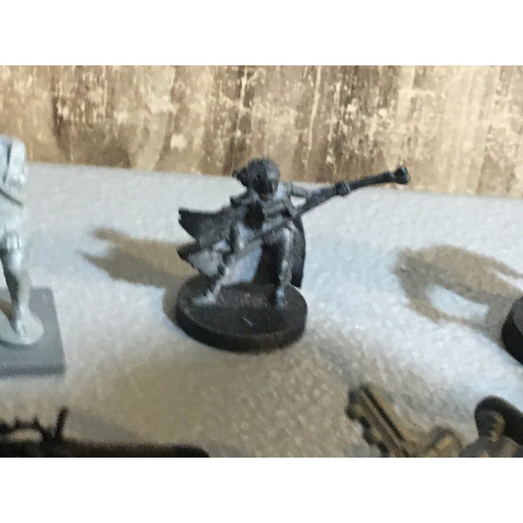 A32535 UNKNOWN MINIATURES PLASTIC INCOMPLETE WARRIOR SOLDIER
