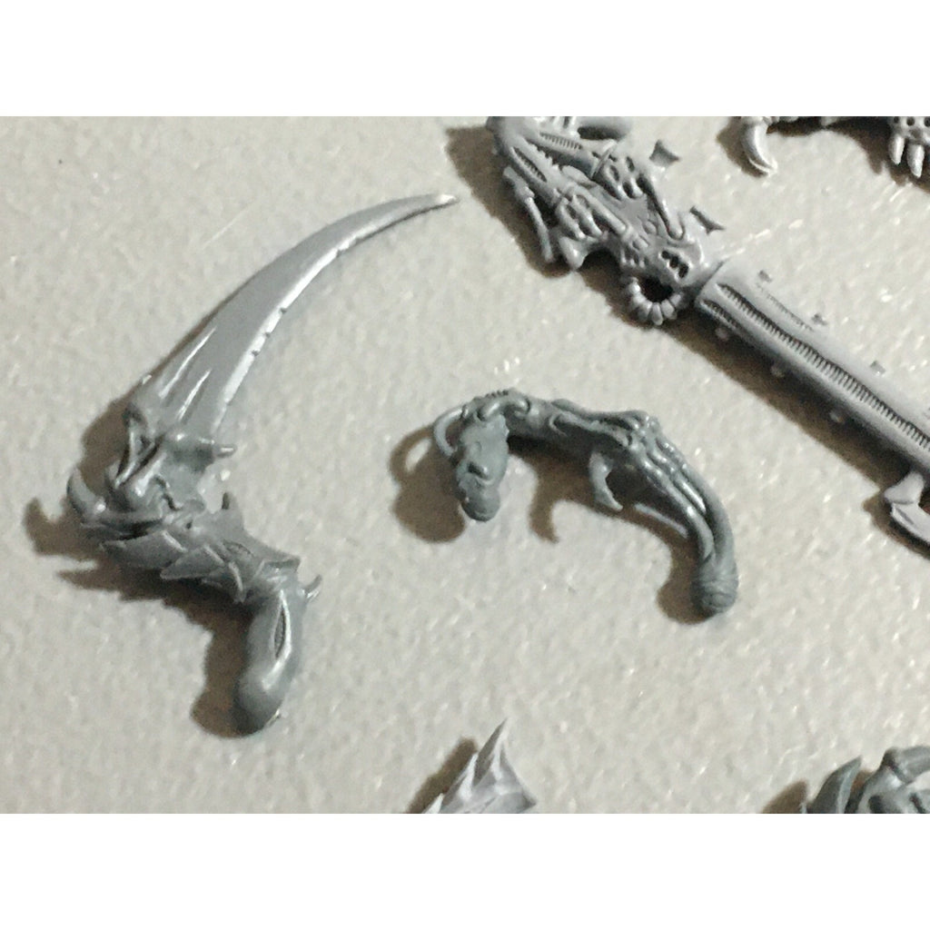 A22313 WARHAMMER 40K TYRANIDS BITS LOT MIXED GAMES WORKSHOP GW