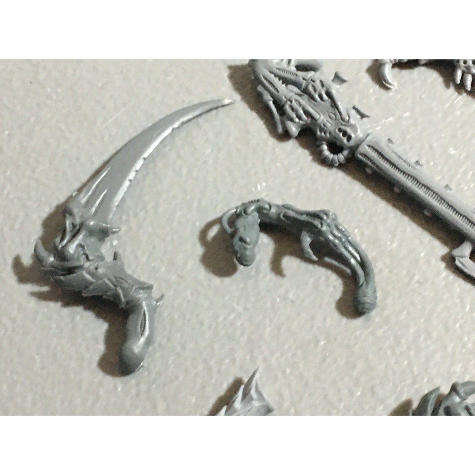 A22313 WARHAMMER 40K TYRANIDS BITS LOT MIXED GAMES WORKSHOP GW