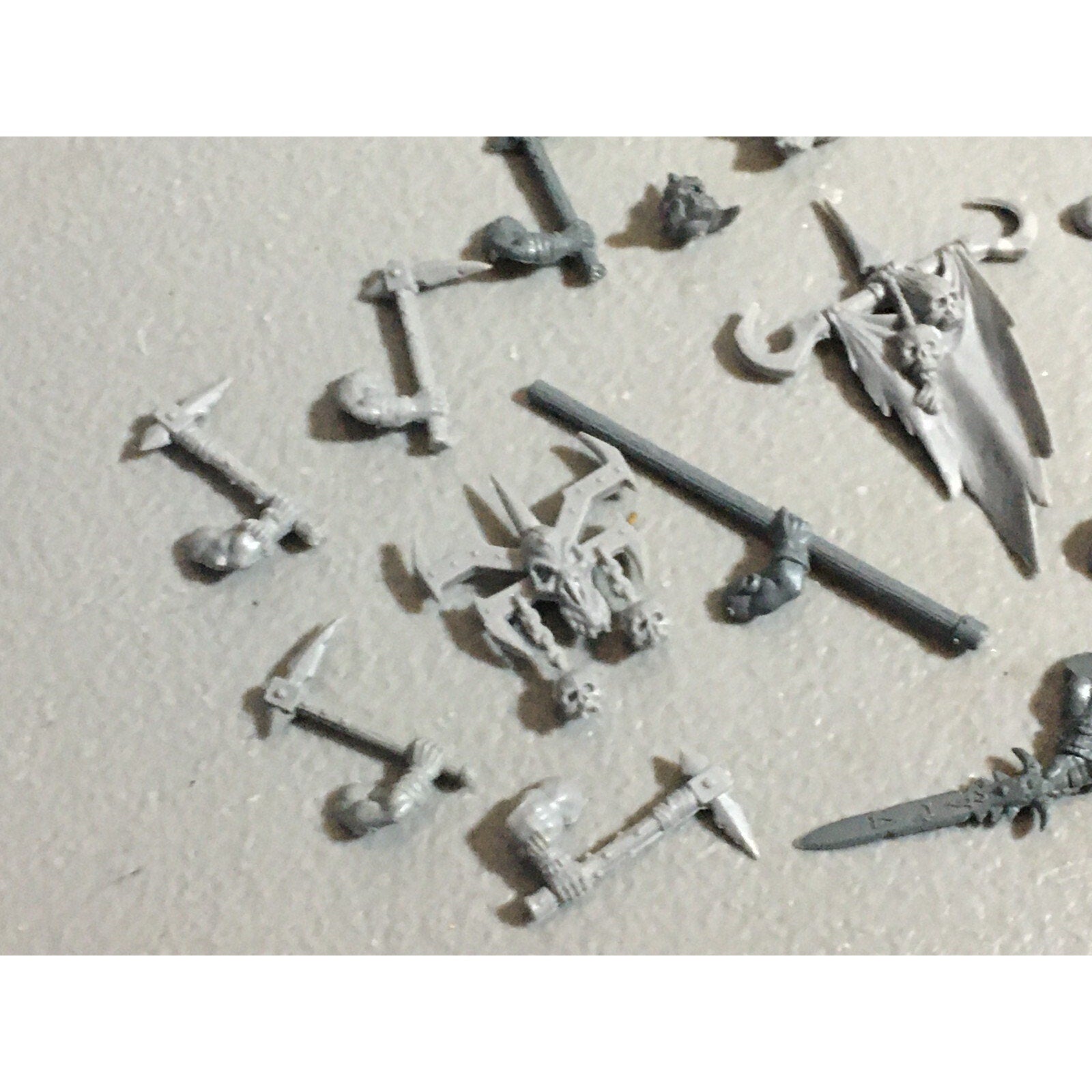 A22190 WARHAMMER FANTASY CHAOS MORTALS BITS LOT MIXED MARAUDER COMMAND & ARMS GW
