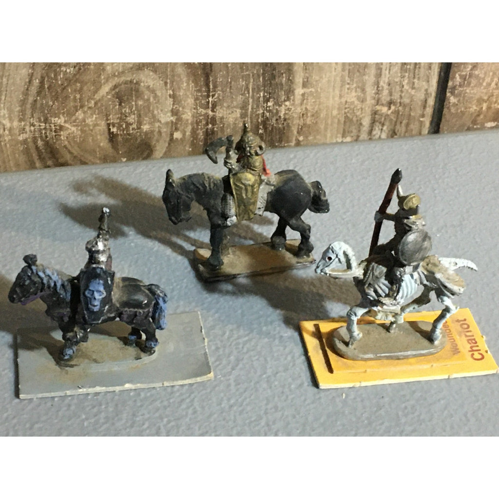 A32531 UNKNOWN METAL MINIATURES 3 PK SKELETON KNIGHT CAVALRY MISS 1 SWORD