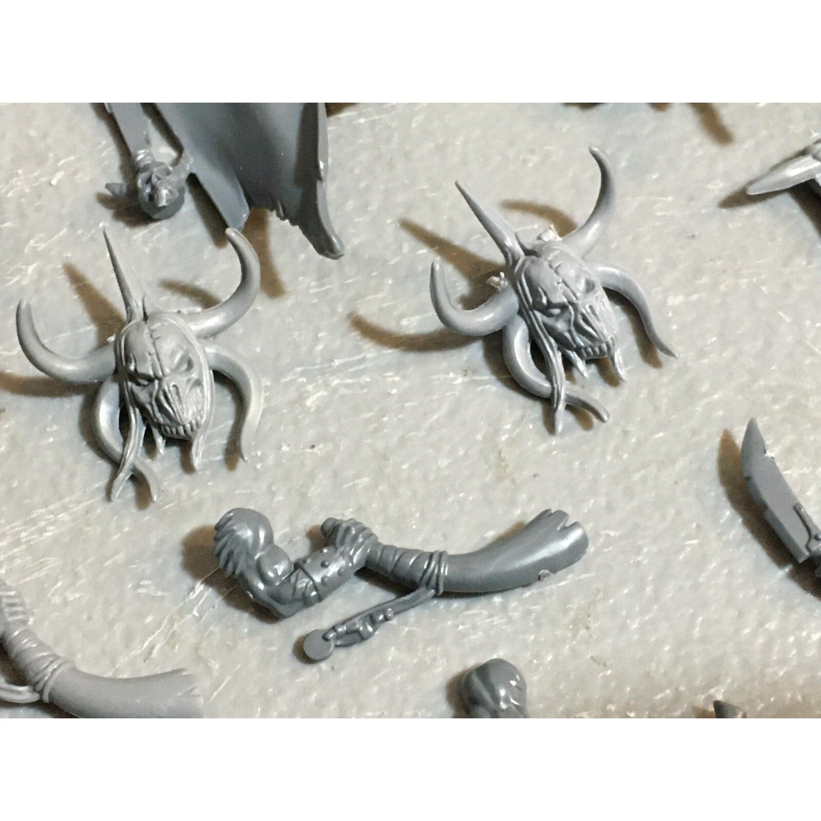 A23246 WARHAMMER FANTASY CHAOS BEASTMEN BITS LOT COMMAND GAMES WORKSHOP GW