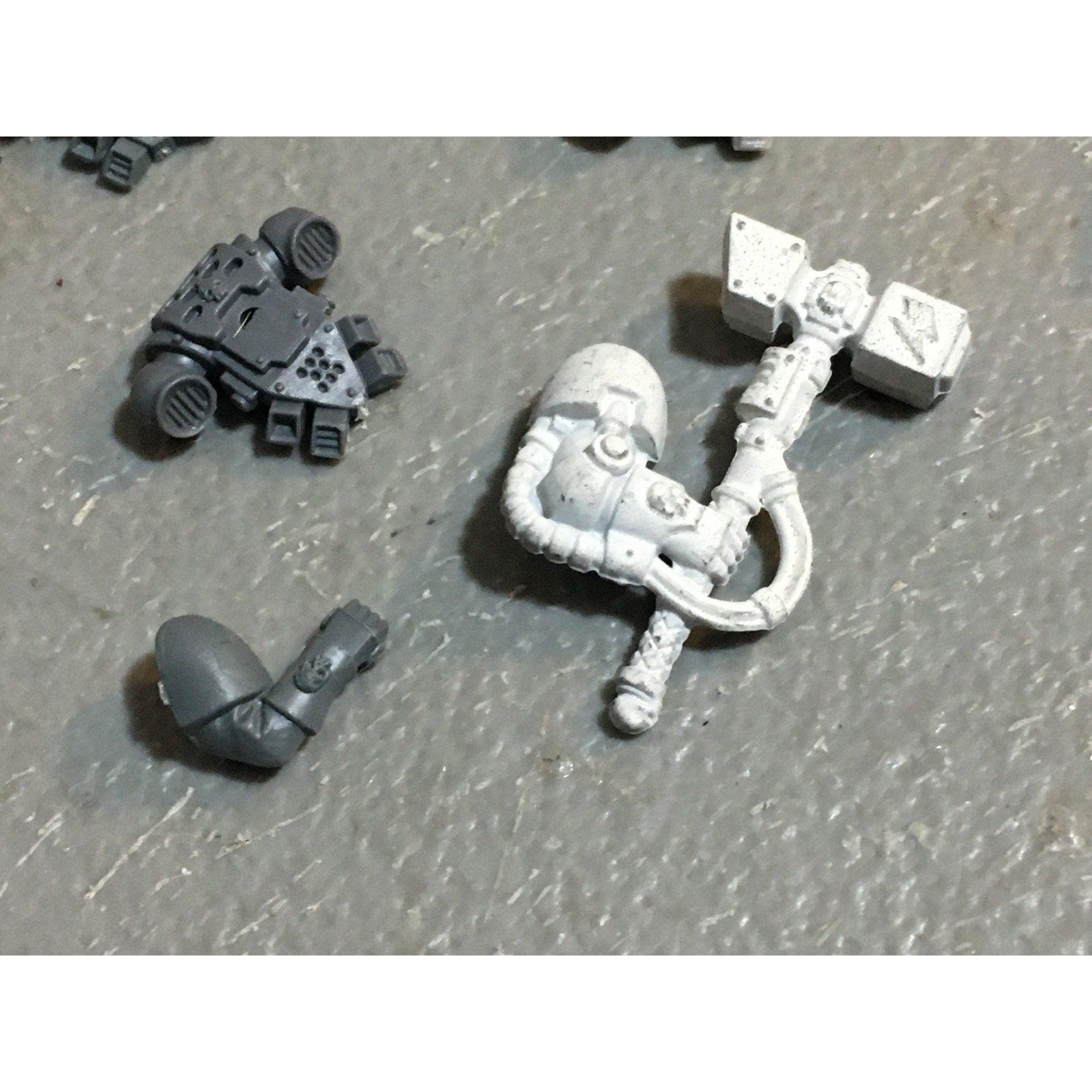 A27487 WARHAMMER 40K SPACE MARINES BITS LOT BACKPACKS TERMINATOR ARMS GW