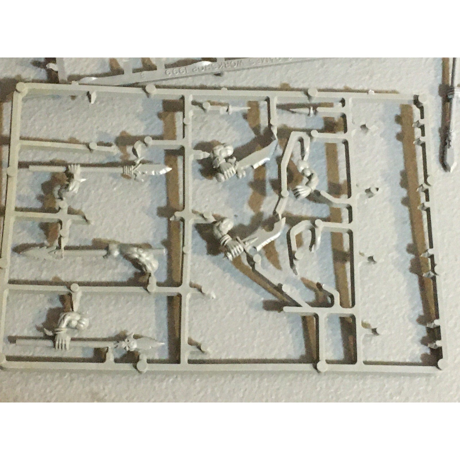 A33696 WARHAMMER FANTASY ORCS & GOBLINS BITS ON SPRUE LOT ORC BOYZ GW