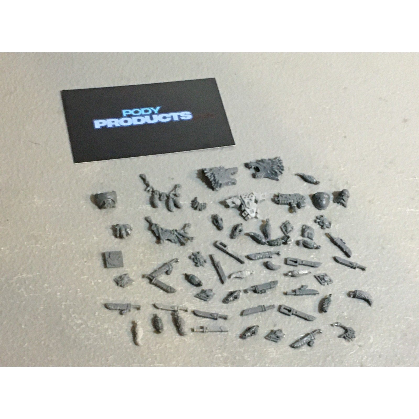 A33592 WARHAMMER 40K SPACE MARINES WOLVES BITS LOT ACCESSORY KNIFE TALISMAN GW