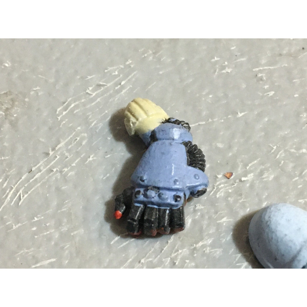 A22971 WARHAMMER 40K SPACE MARINES BITS LOT CHAINSWORD POWER FIST GAMES WORKSHOP