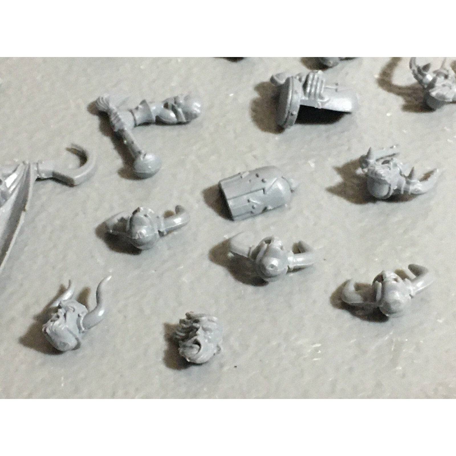 A22195 WARHAMMER FANTASY CHAOS MORTALS BITS LOT MIXED MARAUDER MIXED GW
