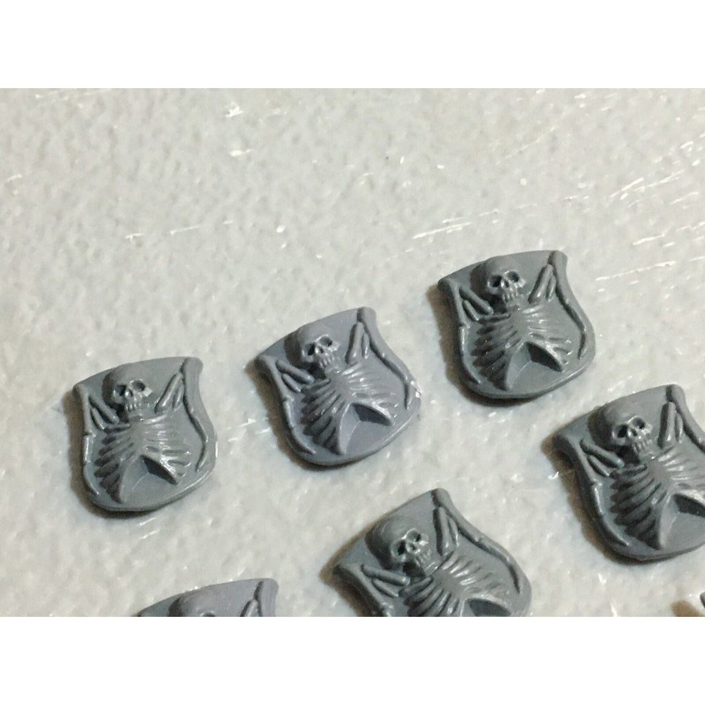 A23407 WARHAMMER FANTASY VAMPIRE COUNTS UNDEAD BITS LOT SHIELDS GAMES WORKSHOP