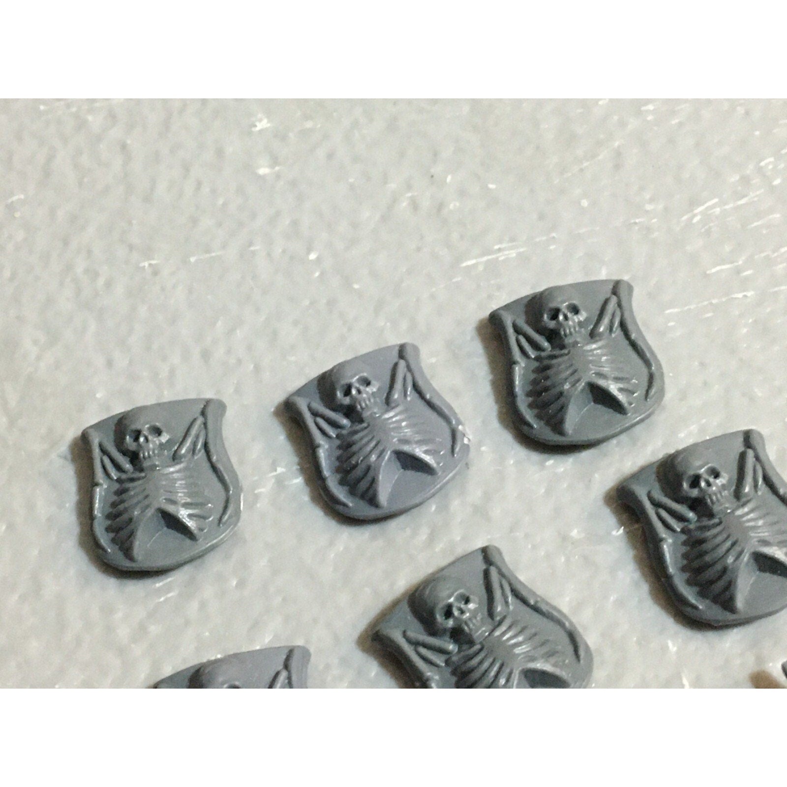 A23407 WARHAMMER FANTASY VAMPIRE COUNTS UNDEAD BITS LOT SHIELDS GAMES WORKSHOP