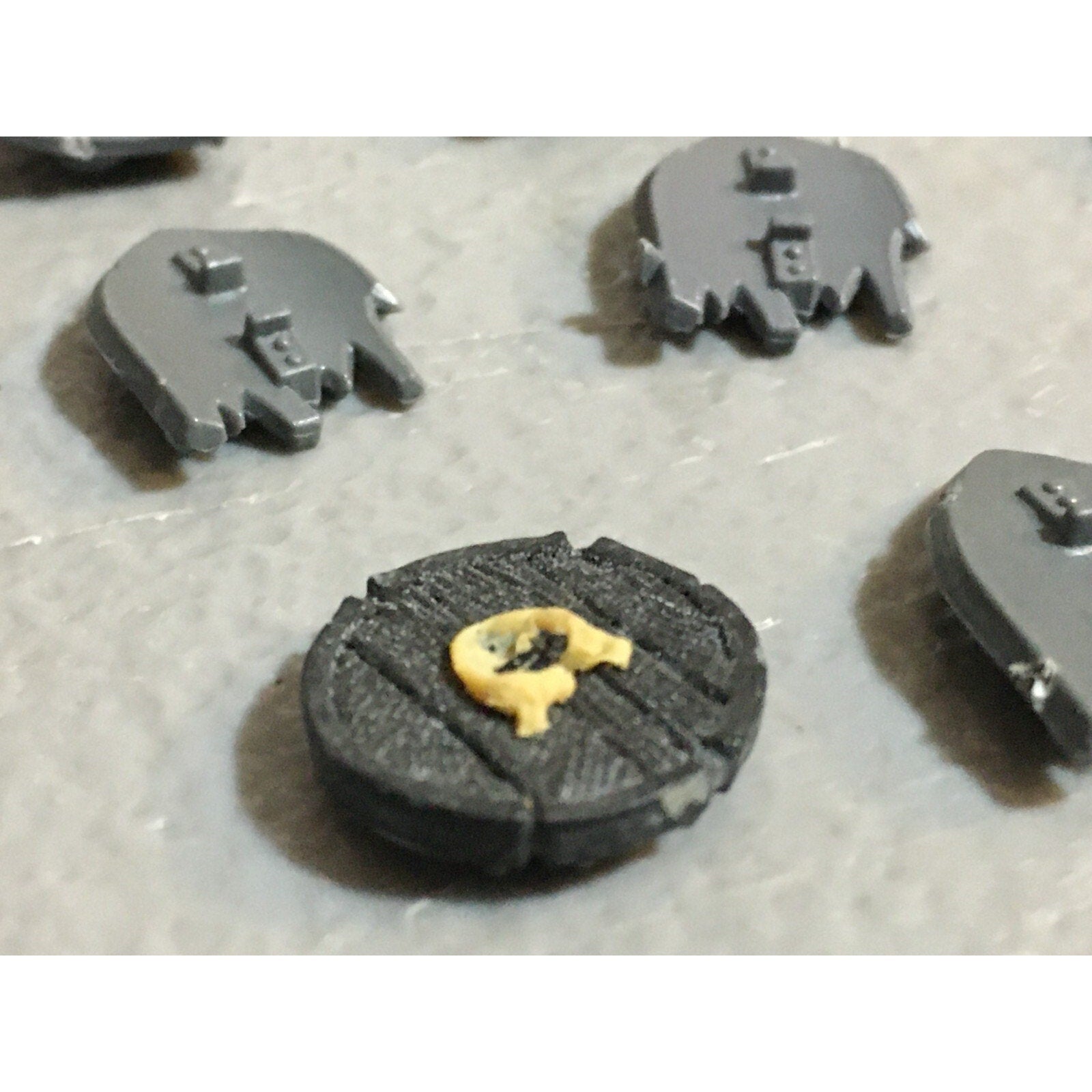 A23407 WARHAMMER FANTASY VAMPIRE COUNTS UNDEAD BITS LOT SHIELDS GAMES WORKSHOP