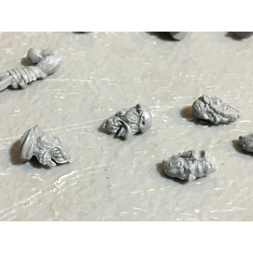 A23446 WARHAMMER FANTASY SKAVEN BITS LOT MIXED CLANRAT PLAGUE MONK RUNNER GW