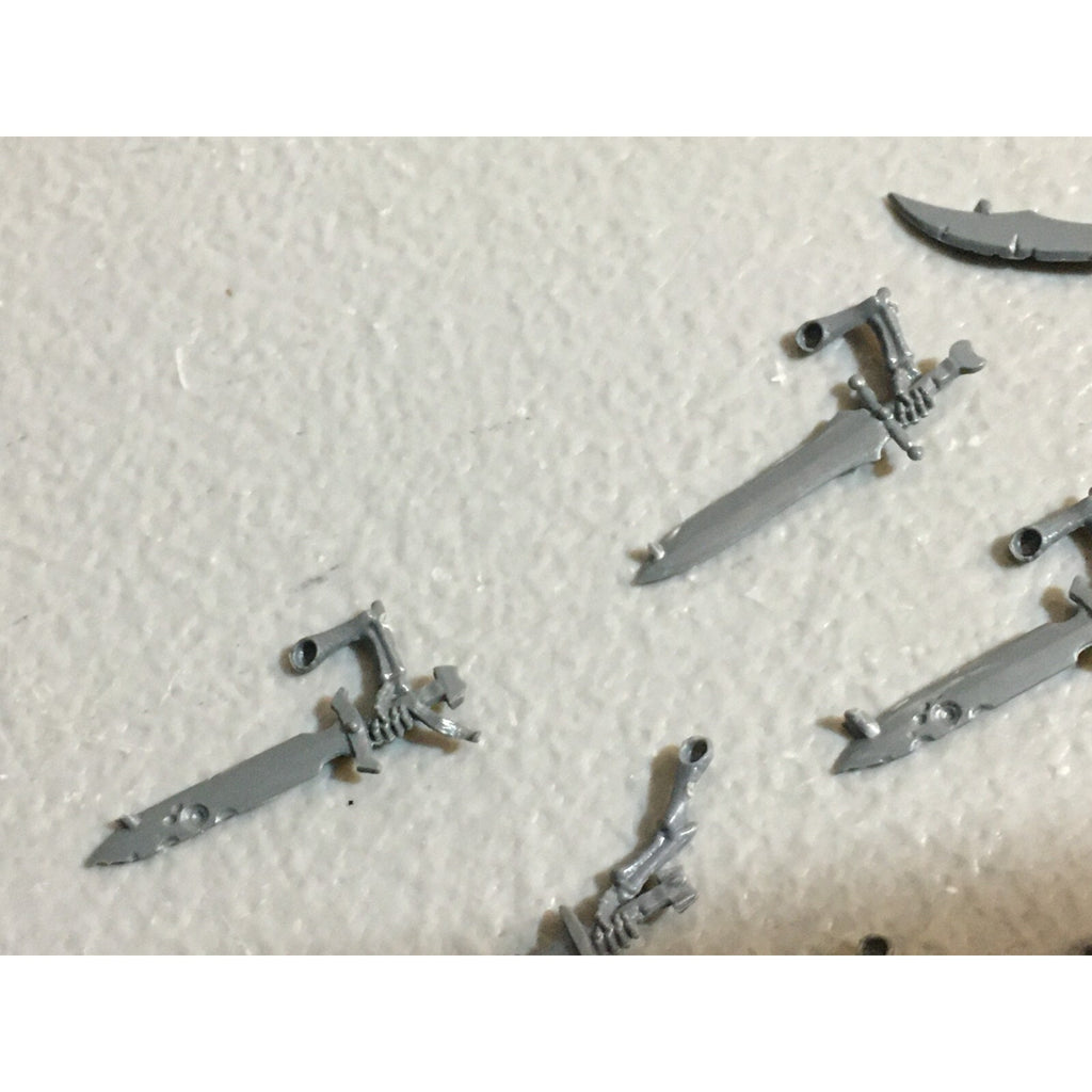 A23416 WARHAMMER FANTASY VAMPIRE COUNTS BITS LOT SKELETON WIGHT SWORD ARMS GW