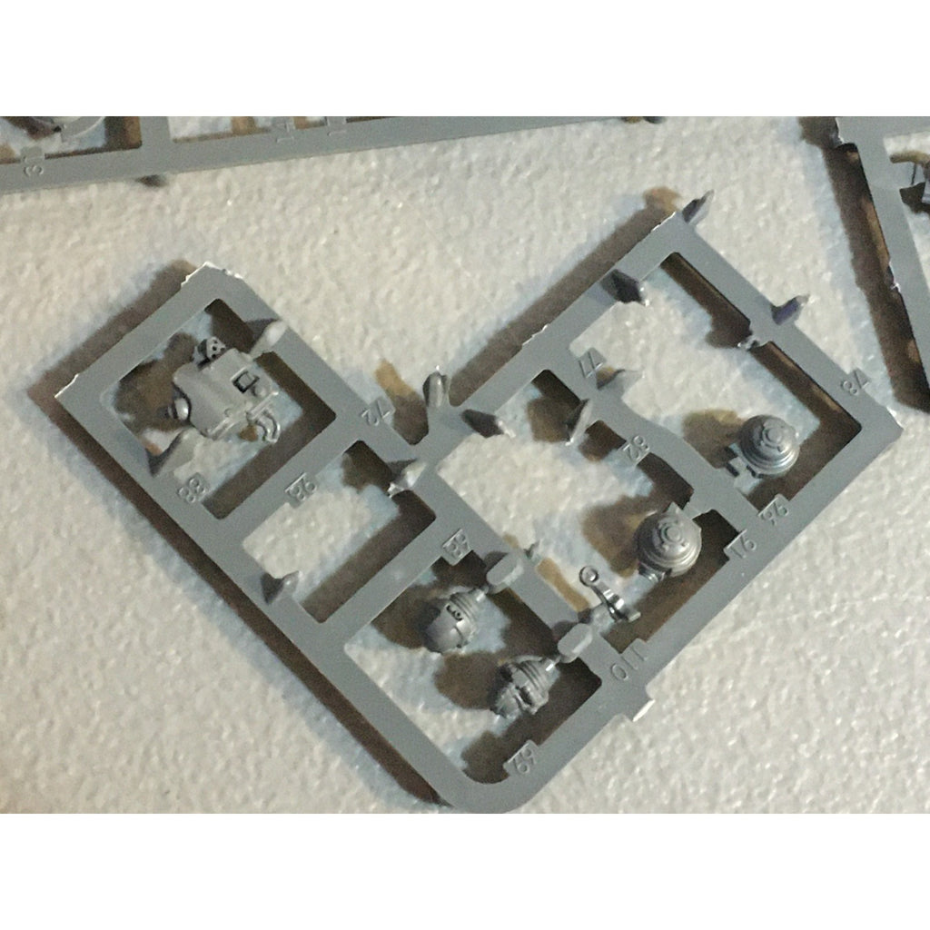 A33673 WARHAMMER 40K SPACE MARINES BITS ON SPRUE LOT PRIMARIS GW GAMES WORKSHOP