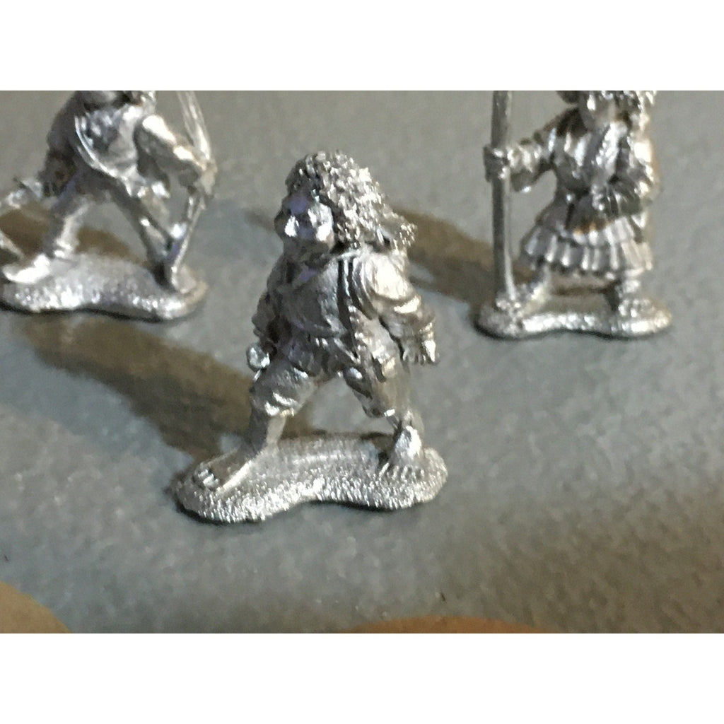 A32706 ALTERNATIVE ARMIES METAL MINIATURES CA2 HALFLING WALKING PARTY