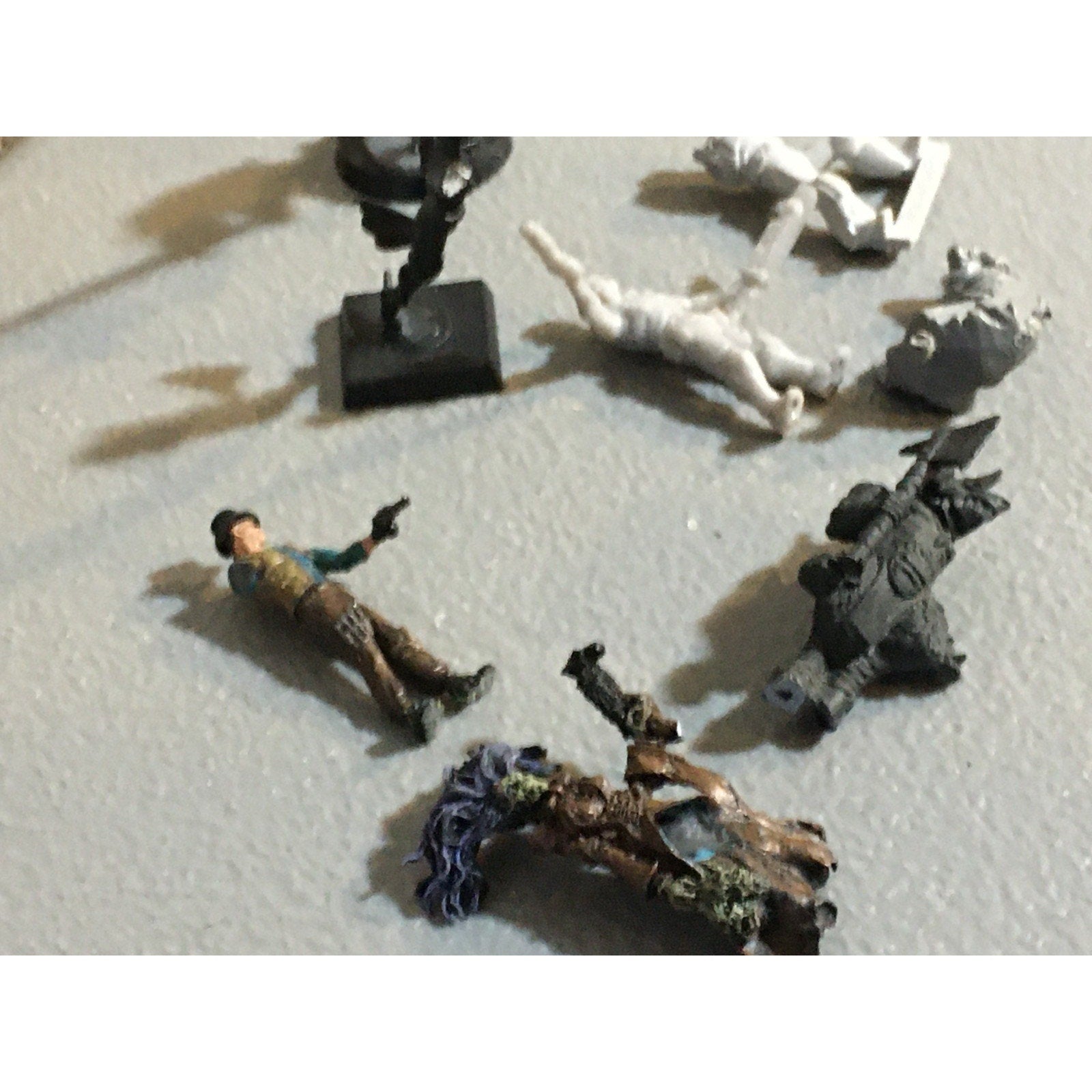 A32533 UNKNOWN MINIATURES PLASTIC INCOMPLETE WARRIOR SOLDIER