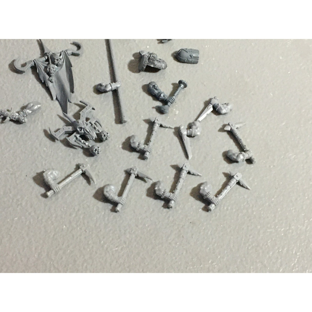 A22191 WARHAMMER FANTASY CHAOS MORTALS BITS LOT MIXED MARAUDER COMMAND & ARMS GW