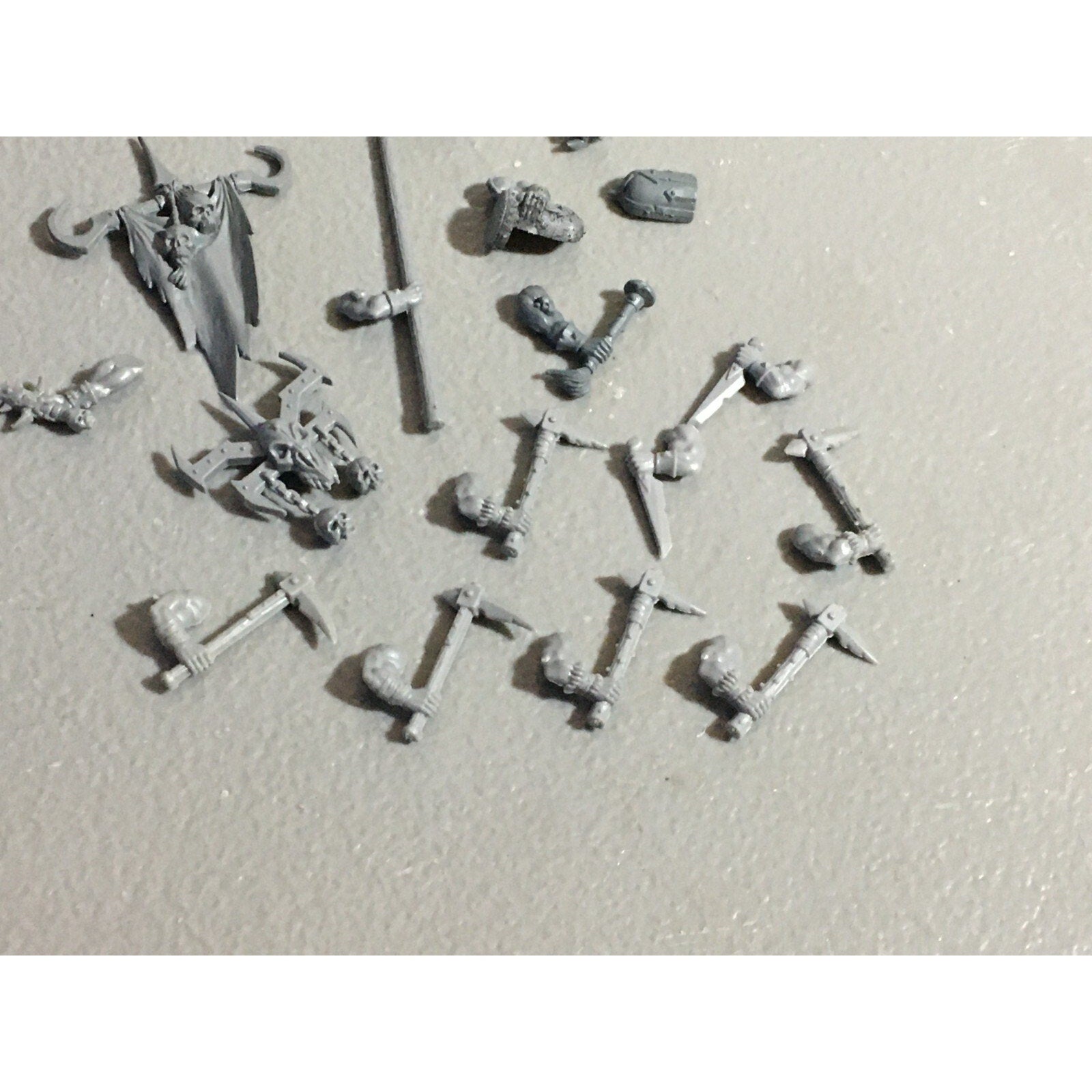A22191 WARHAMMER FANTASY CHAOS MORTALS BITS LOT MIXED MARAUDER COMMAND & ARMS GW