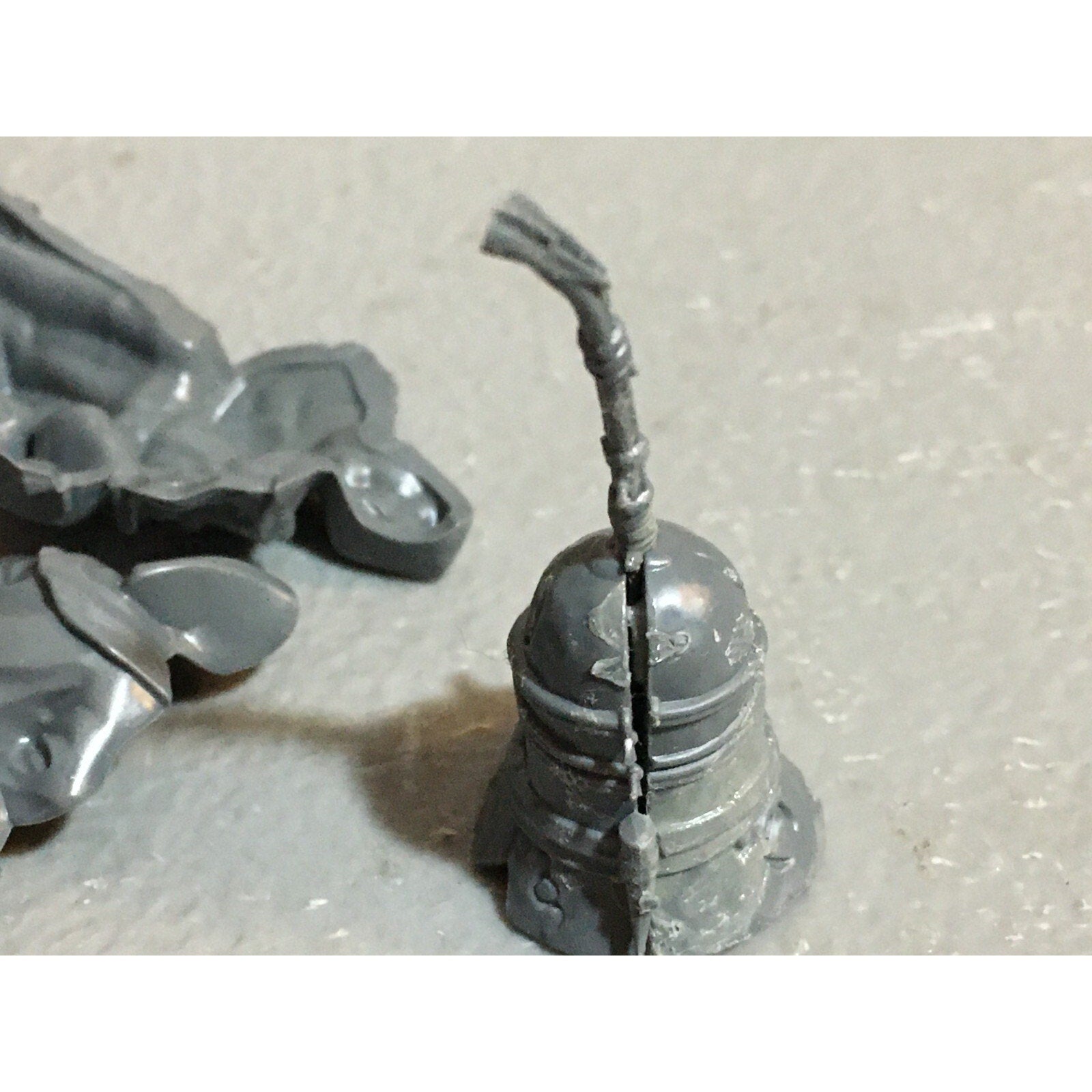 A23220 WARHAMMER FANTASY CHAOS BEASTMEN BITS LOT CYGOR BROKEN BELL STATUE GW