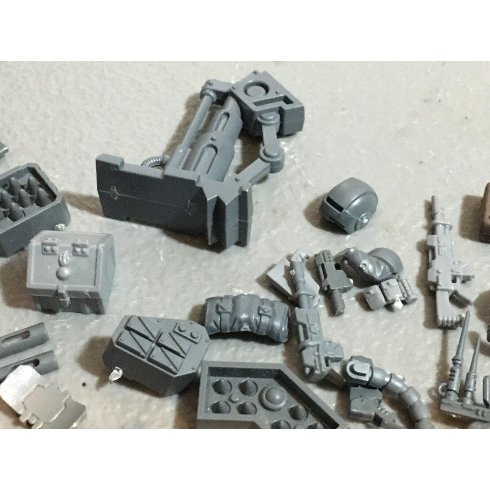 A20138 WARHAMMER 40K IMPERIAL GUARD ASTRA MILITARUM BITS LOT VEHICLE ARMS GUNS