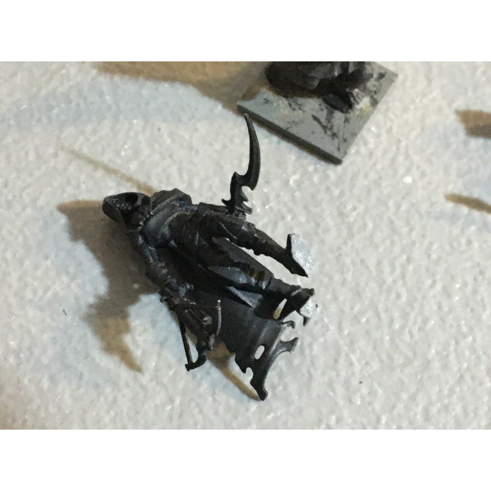 A32536 UNKNOWN MINIATURES PLASTIC INCOMPLETE WARRIOR SOLDIER