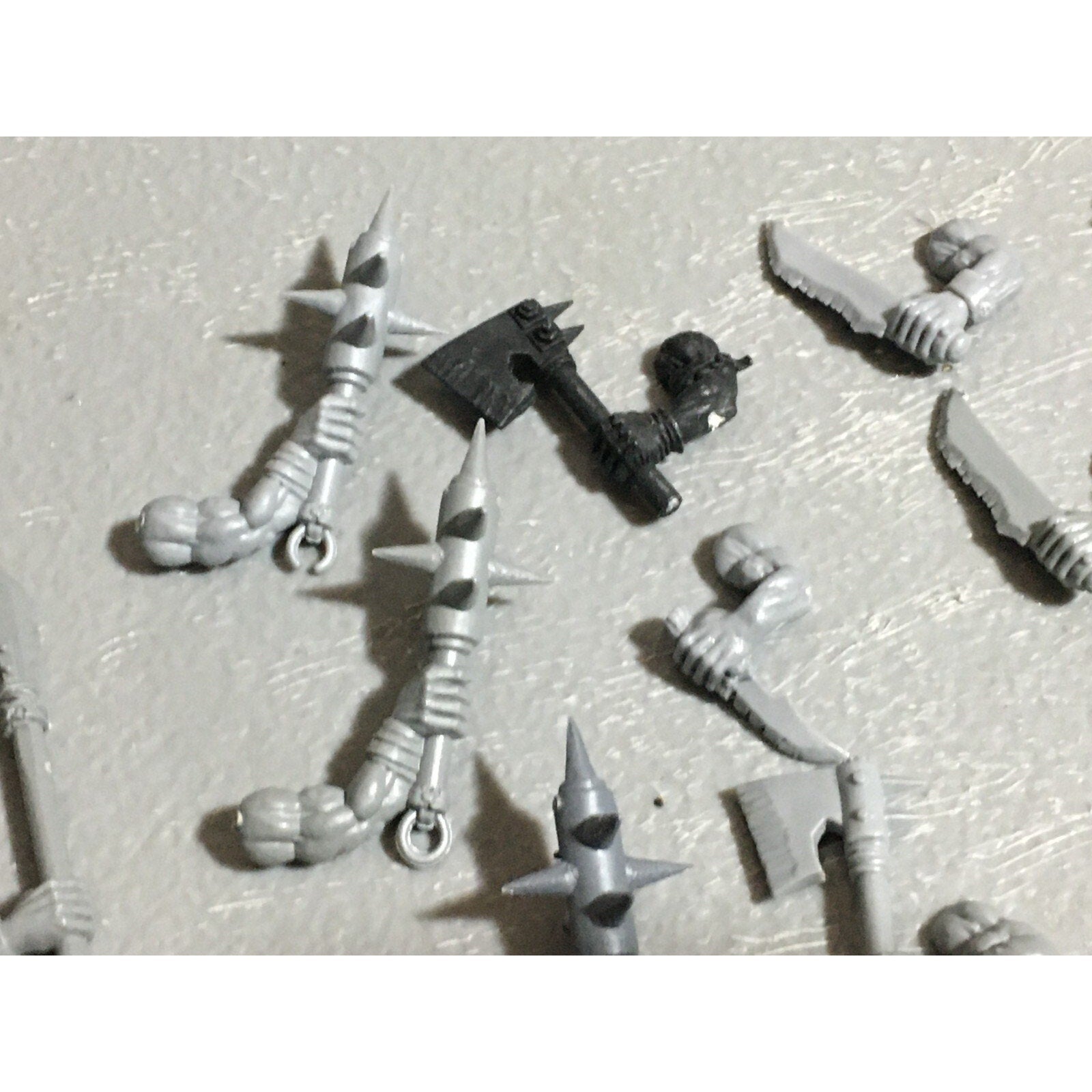 A22612 WARHAMMER FANTASY ORCS & GOBLINS BITS LOT ORC BOYZ HAND WEAPONS & SPEARS