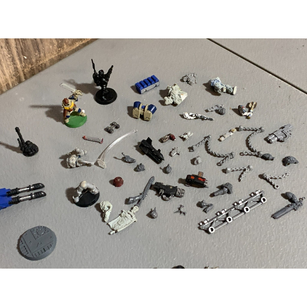A16811 WARHAMMER 40K SPACE MARINES IMPERIAL & CHAOS BITS LOT GW GAMES WORKSHOP