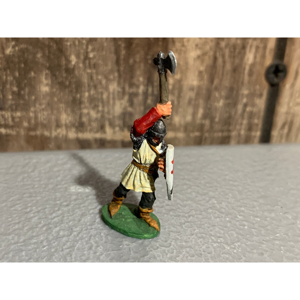 A10014 RAL PARTHA METAL OOP AVALON MAN AT ARMS AXE & HEATER SHIELD PAINTED