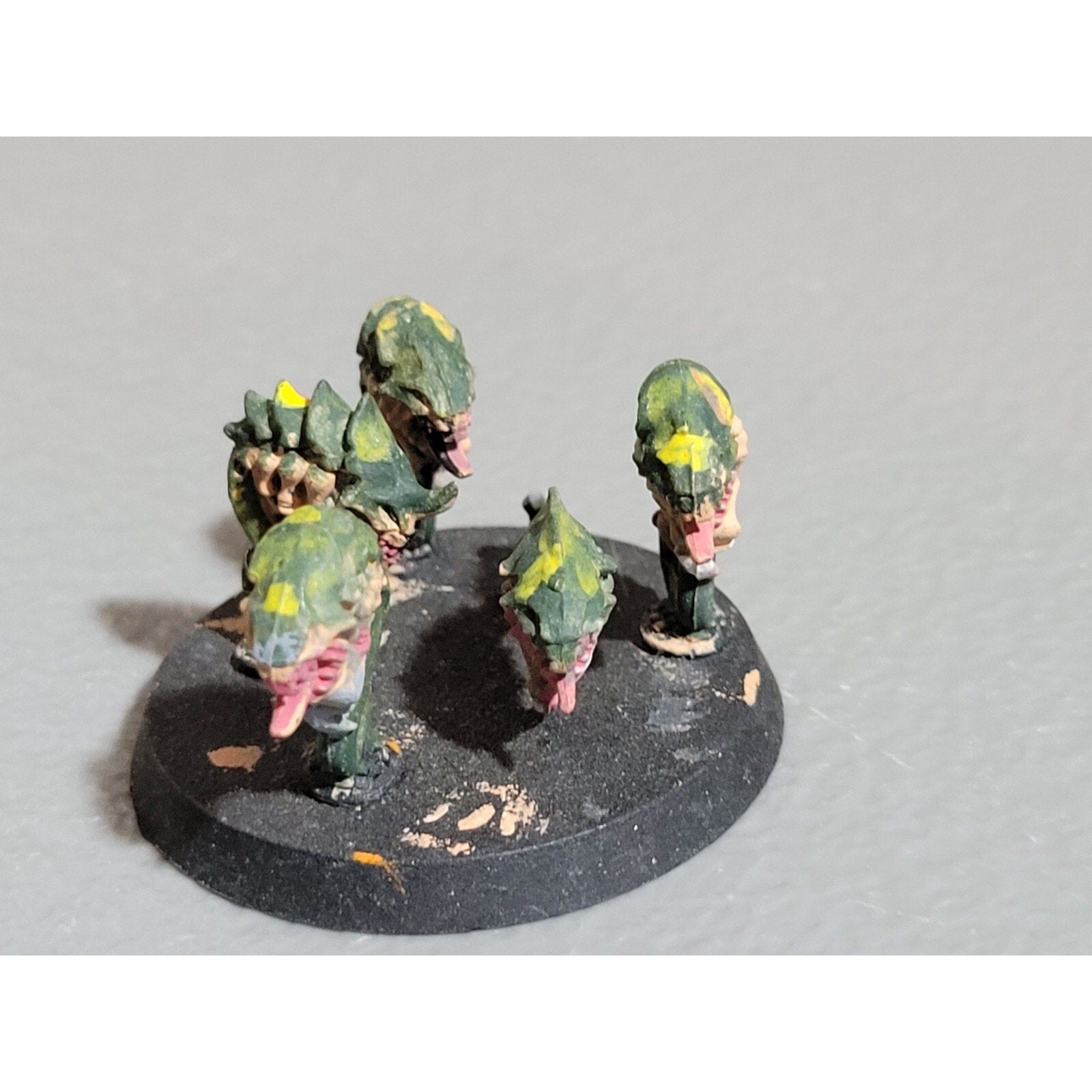 A19137 WARHAMMER 40K TYRANIDS RIPPER BASE 2 PK + SPORE MINE HIVE NODE