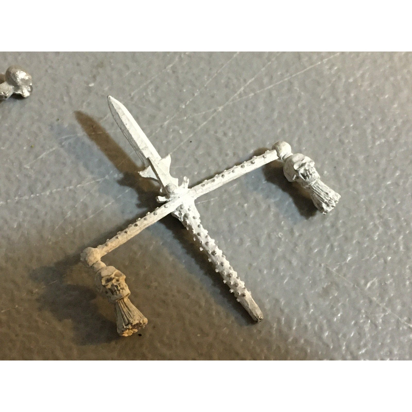 A29765 WARHAMMER FANTASY VAMPIRE COUNTS METAL BIT LOT BAR BANNER POLE CLIPPED GW