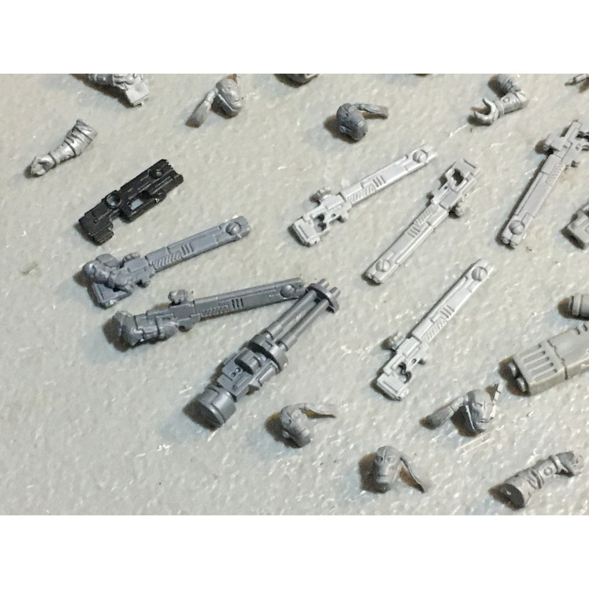 A27431 WARHAMMER 40K TAU EMPIRE BITS LOT MIXED FIRE WARRIOR BATTLESUIT ...