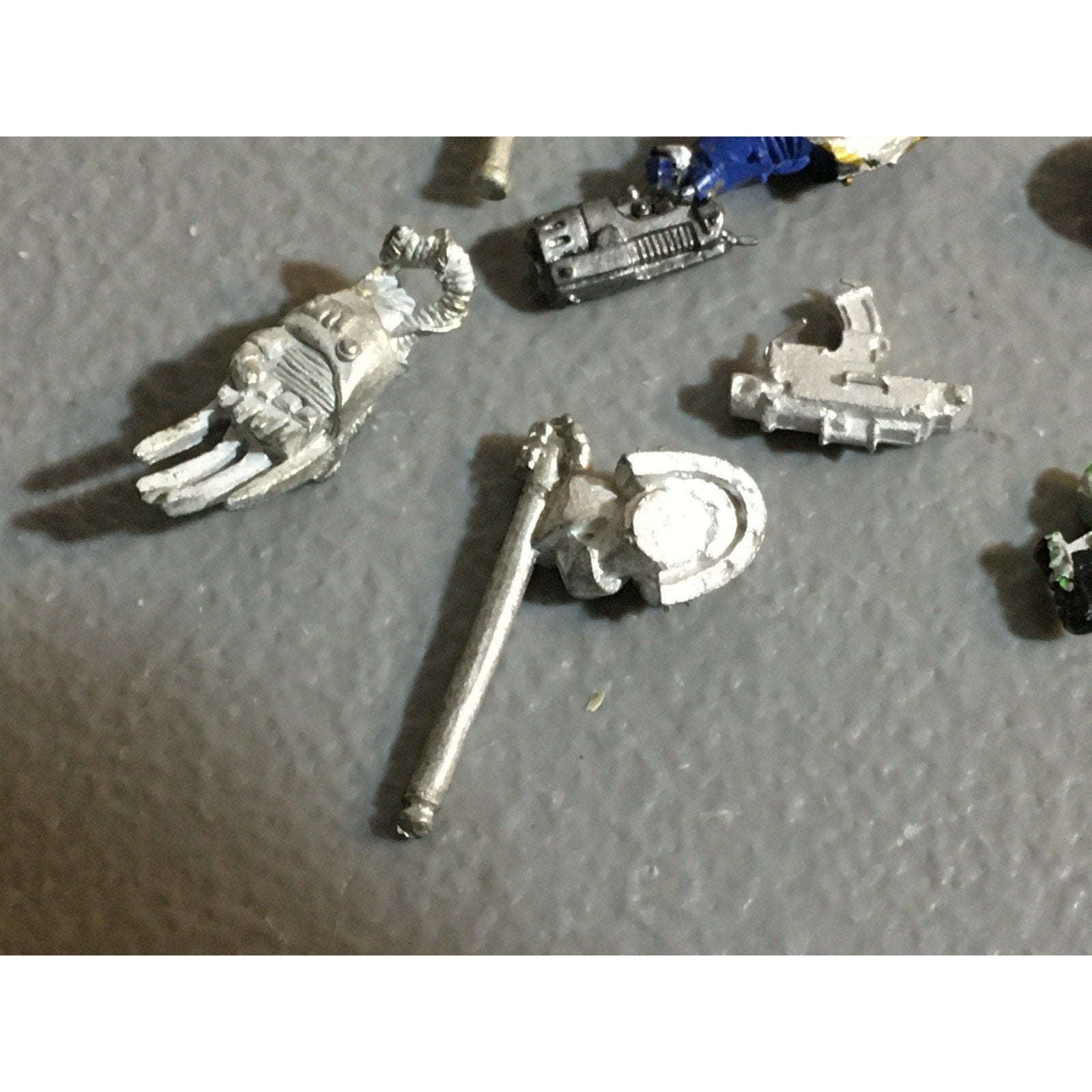A32485 WARHAMMER 40K SPACE MARINES METAL BIT LOT PLASMA ARM HAMMER GW