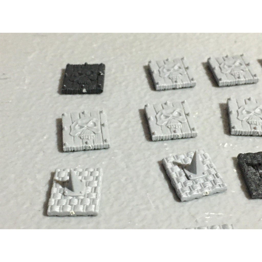 A22621 WARHAMMER FANTASY ORCS & GOBLINS BITS LOT GOBLIN SHIELD GAMES WORKSHOP GW