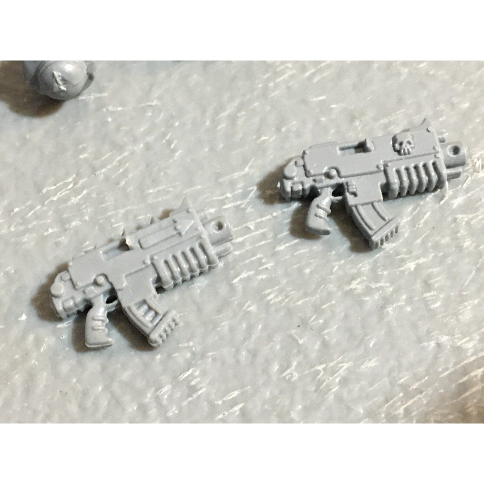 A23093 WARHAMMER 40K CHAOS SPACE MARINES BITS LOT ARMS BOLTERS GAMES WORKSHOP GW