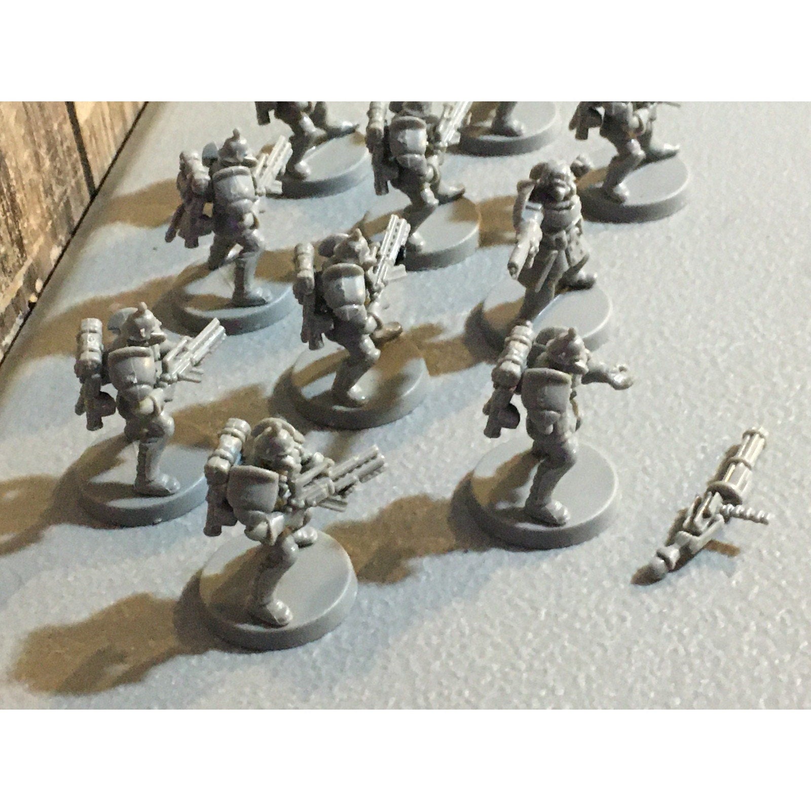 A30062 UNKNOWN TABLE TOP SCI-FI POWER ARMOR SOLDIERS 10 PK WAR GAMES