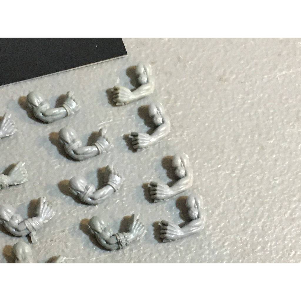 A33572 WARHAMMER 40K SPACE ORKS BITS LOT ARMS GW GAMES WORKSHOP